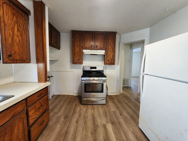 Building Photo - Cute 2 bed 1 bath house in Shawnee