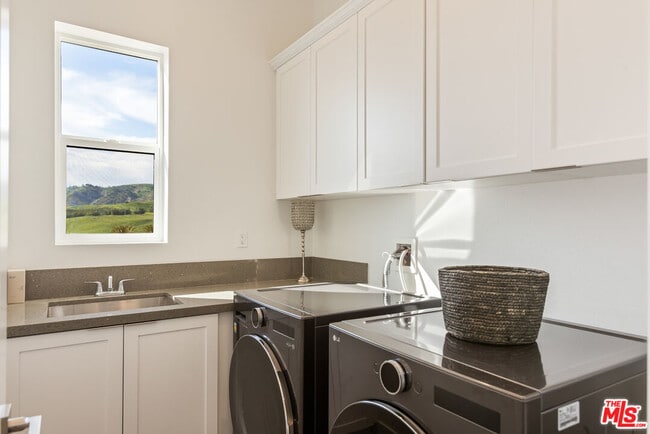 Building Photo - 20668 Hummingbird Ct