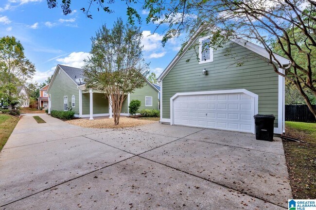 Building Photo - 6285 S Clubview Cir