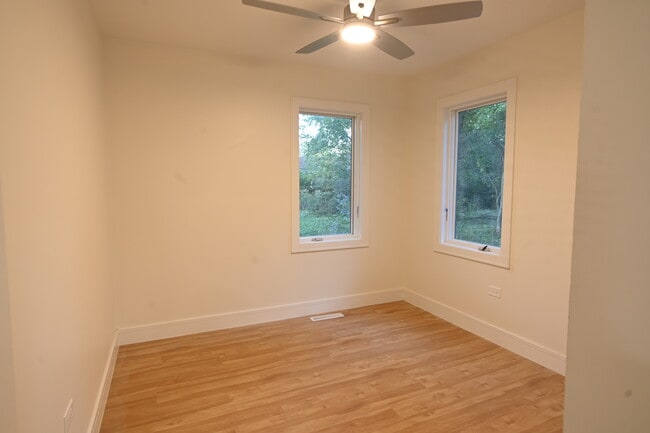 Building Photo - 37416 N Loretto Ave