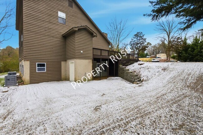 Building Photo - 6008 Champion Rd