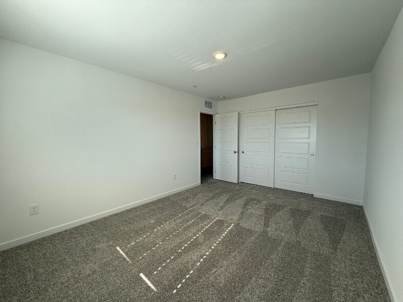 Building Photo - 9660 Axel Fls Ave