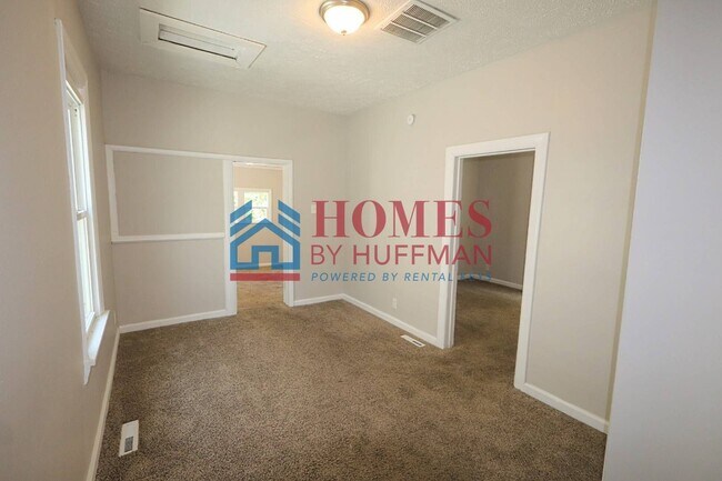 Building Photo - Two Bedroom House | Two Bathrooms