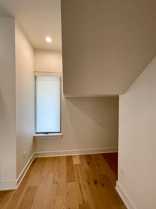 Building Photo - Palo Duro