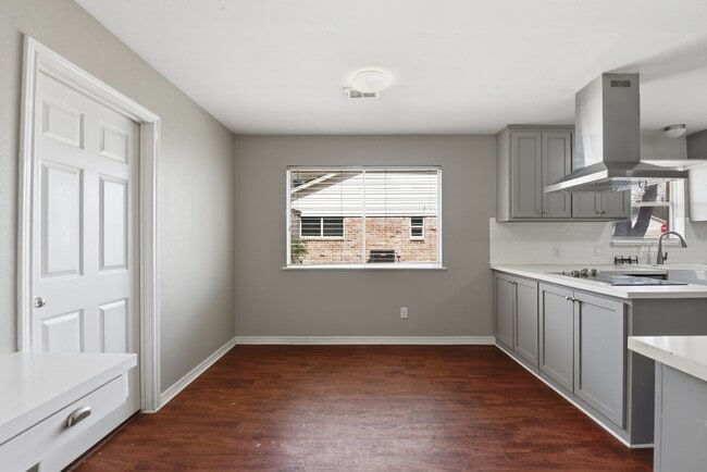 Building Photo - 7215 Ridge Oak Dr