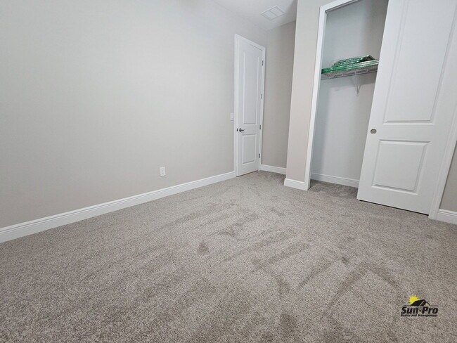 Building Photo - 379 Birkdale Dr