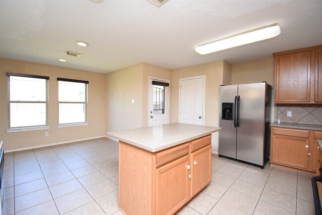 Building Photo - 11215 Overland Trail Dr