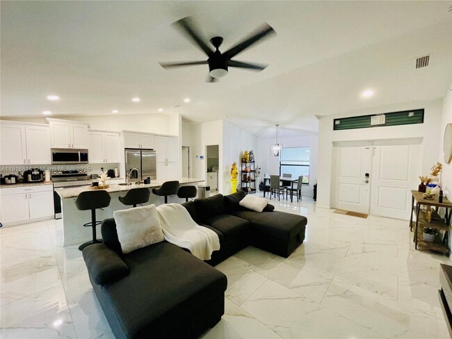 Building Photo - 1703 Edison Ave