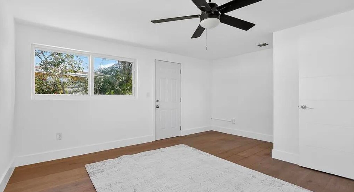 Building Photo - 621 SE 1st St