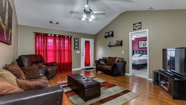 Building Photo - 18396 Peyton Ln