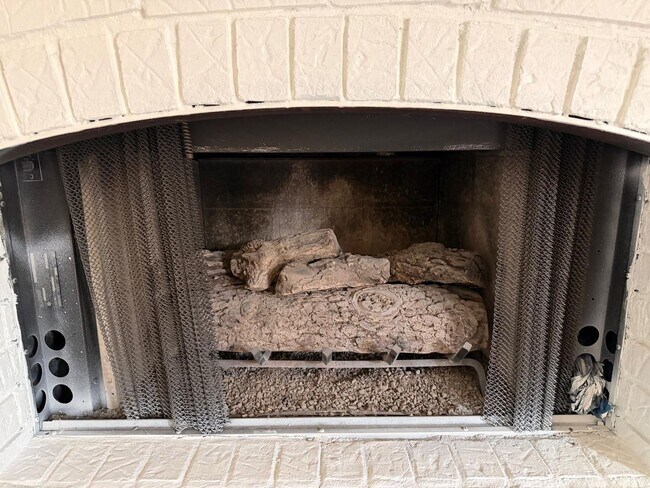 Building Photo - For Rent – Newly Remodeled 5 Bedroom Home!