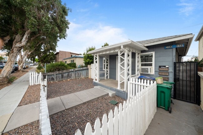 Building Photo - San Diego North Park - Two Weeks FREE  Detached Bungalow Move in Special  1 bed / 1 ba w/ Yard an...