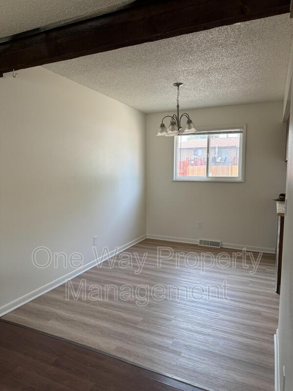 Building Photo - 2423 W 27th St