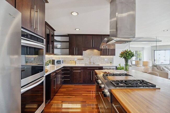 Building Photo - Seaview Hills Condo in Midtown Ventura