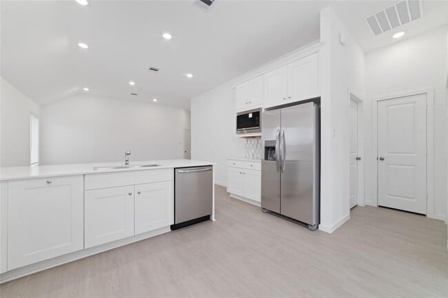 Building Photo - 26802 Tree Mallow Dr