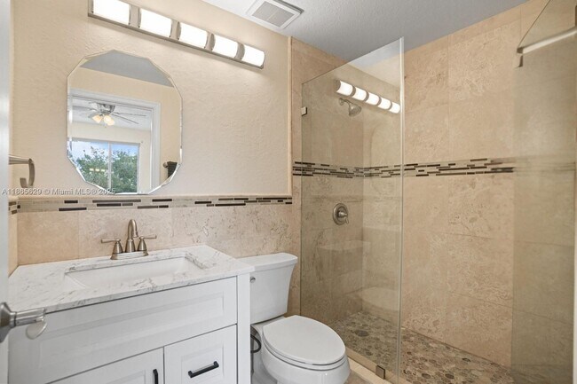 Building Photo - 8031 Sanibel Dr