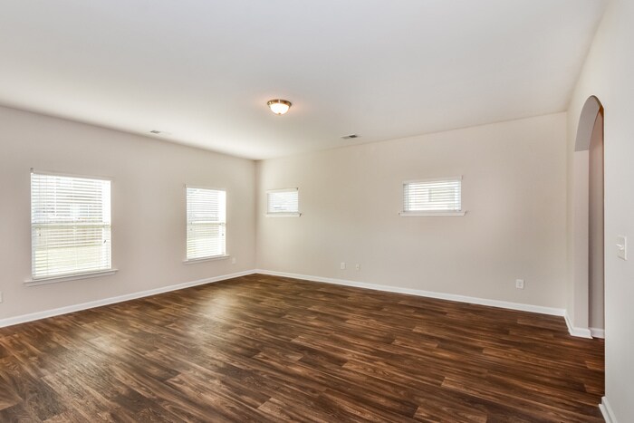 Building Photo - 308 Beacon Field Rd