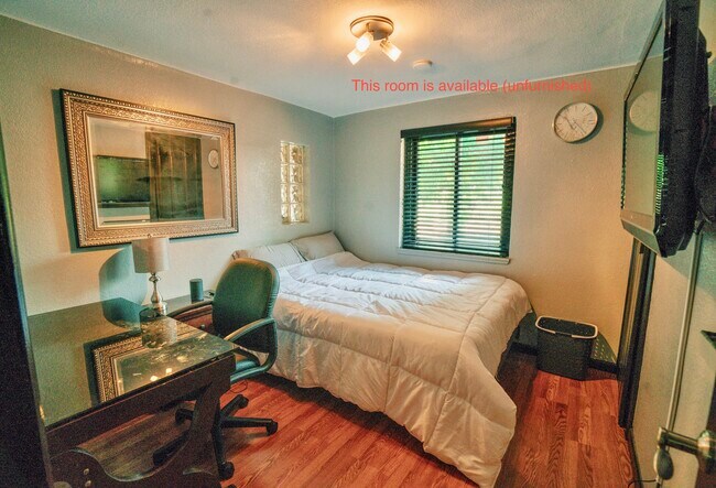 Building Photo - 1330 Kipling St