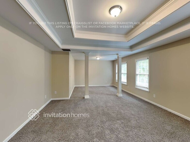 Building Photo - 1328 Maple Creek Ave