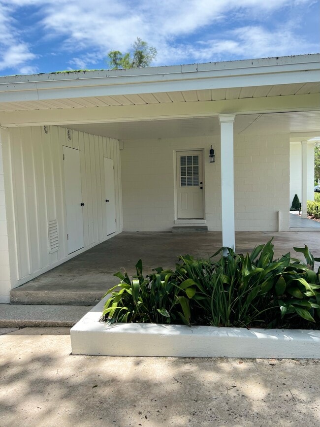 Building Photo - 1817 Loch Berry Rd