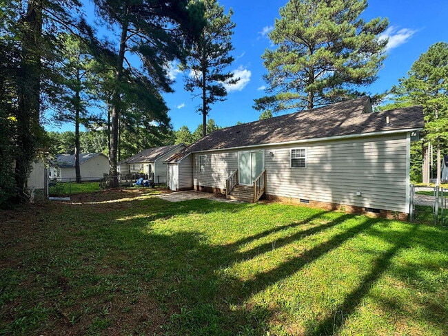 Building Photo - Cozy Three Bedroom Home in Knightdale!
