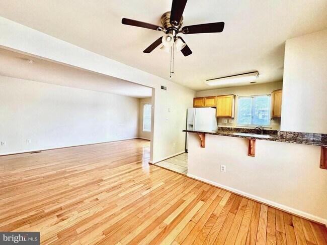 Building Photo - 22006 Stone Pier Ln