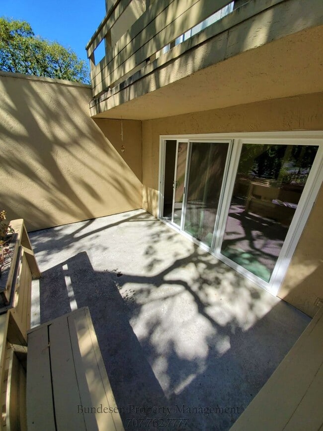 Building Photo - 3048 Yulupa Ave