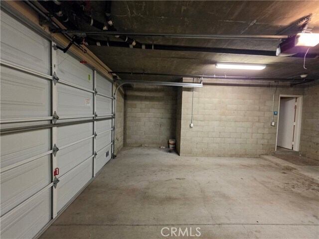 Building Photo - 88 N Roosevelt Ave