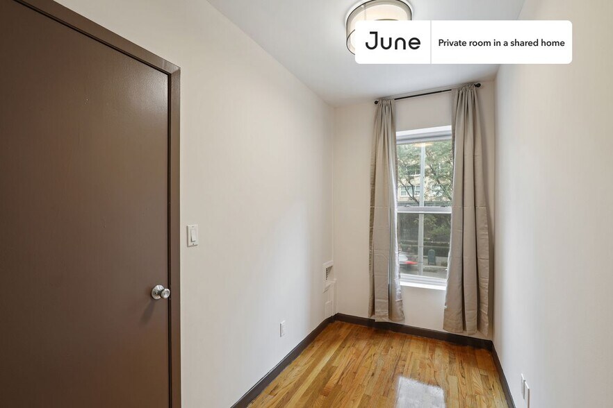 Primary Photo - Room in Shared 3 bed/1 bath home