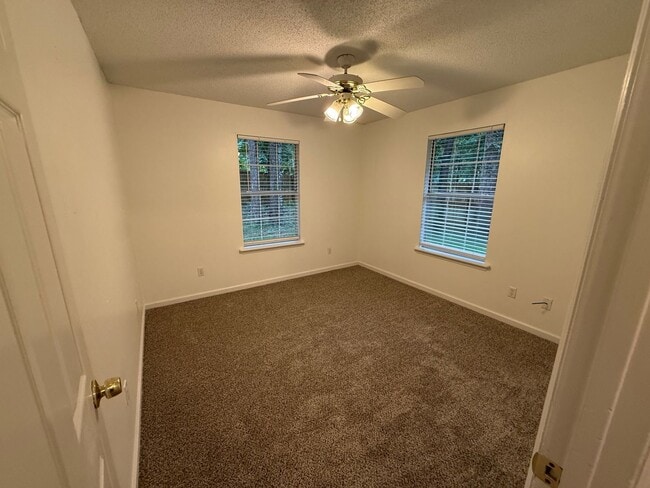 Building Photo - NE Tallahassee Home in Top School District