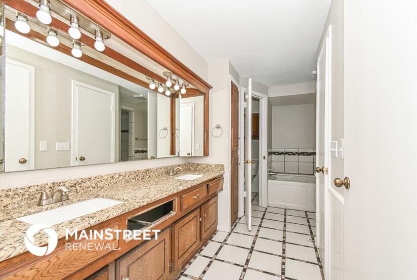 Building Photo - 6204 Lansbrook Ct