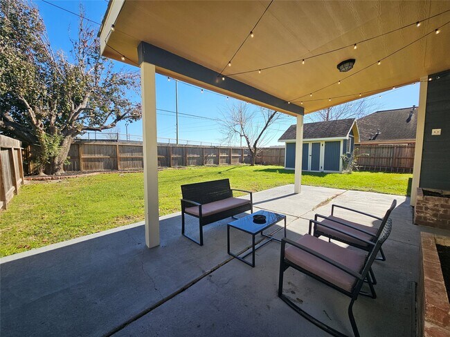 Building Photo - 12334 Misty Laurel Dr