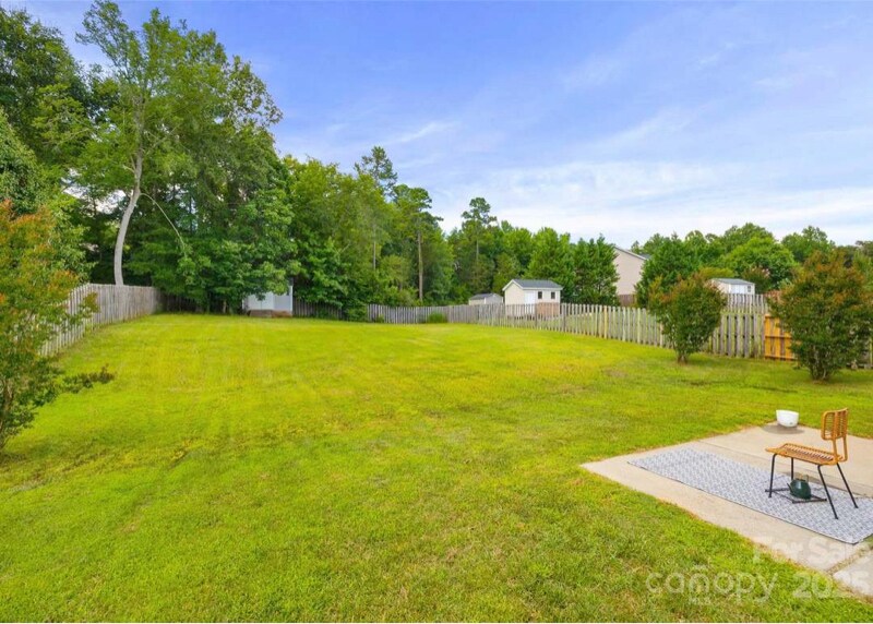 Building Photo - 673 Stonehenge Dr