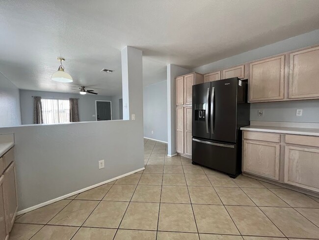 Building Photo - Charming 3-Bedroom Home in Horizons on Camelback with Park Views