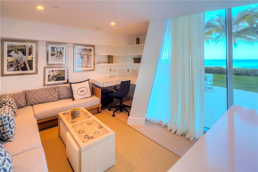 Building Photo - 17001 Collins Ave