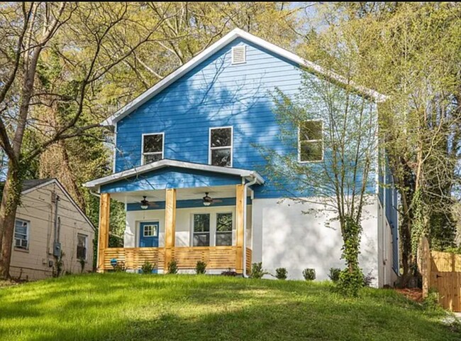 Building Photo - Spacious 5BR/3.5 BA Renovated Home Near Beltline with Off-Street Parking