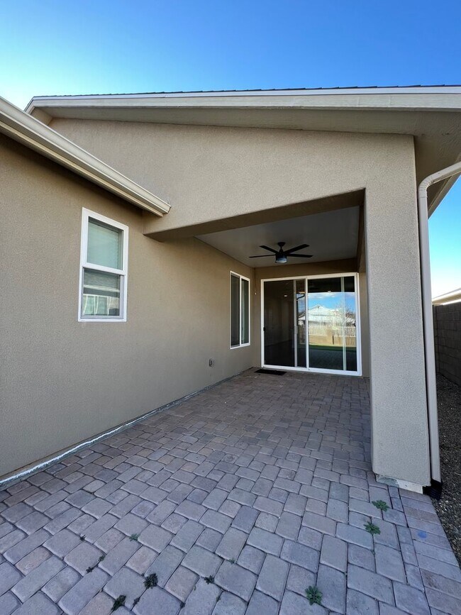 Building Photo - 3 Bedroom + Office in Highlands Ranch, Chi...