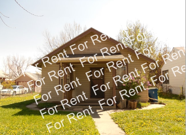 Building Photo - 3 Bedroom 1 Bath Located Denver Area