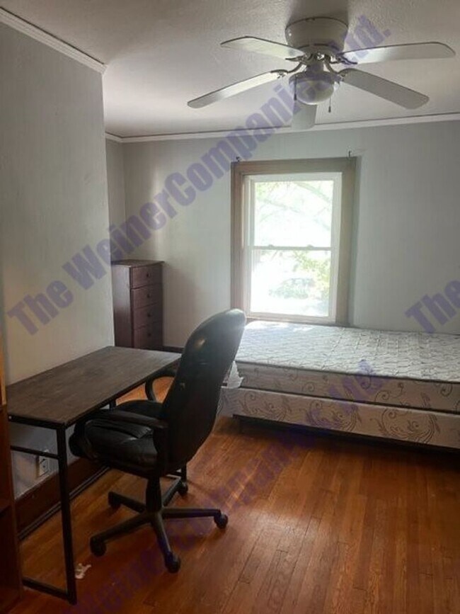 Building Photo - Now leasing for August 2026!