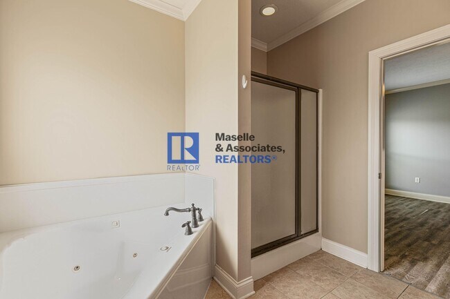 Building Photo - Beautiful 3 bedroom, 2 bathroom house in B...