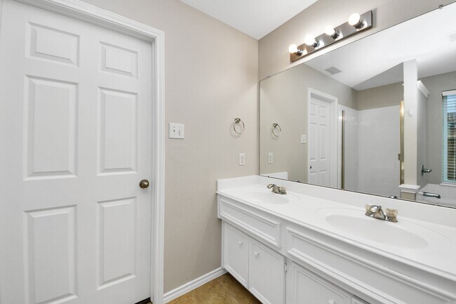 Building Photo - 1903 Ryansbrook Ln