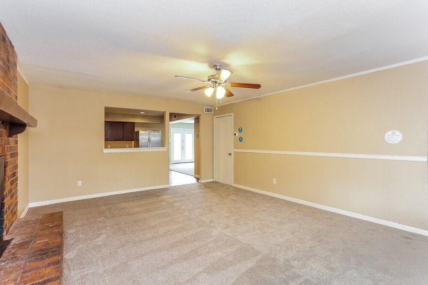 Building Photo - 347 Linkview Dr