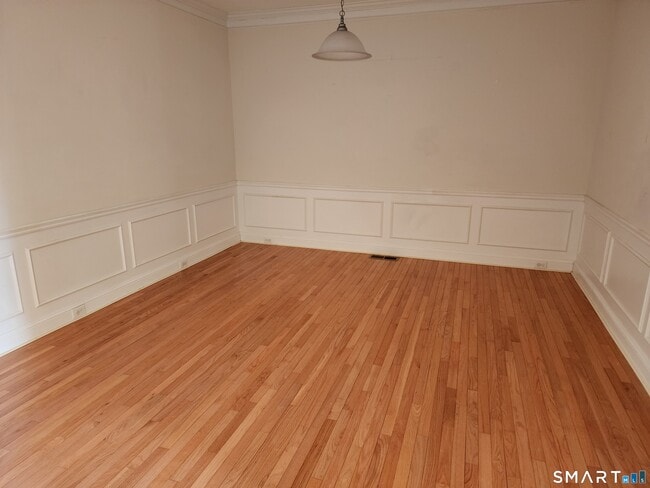 Building Photo - 158 Sterling Dr