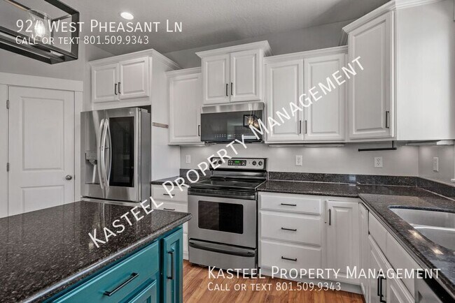 Building Photo - 924 W Pheasant Ln