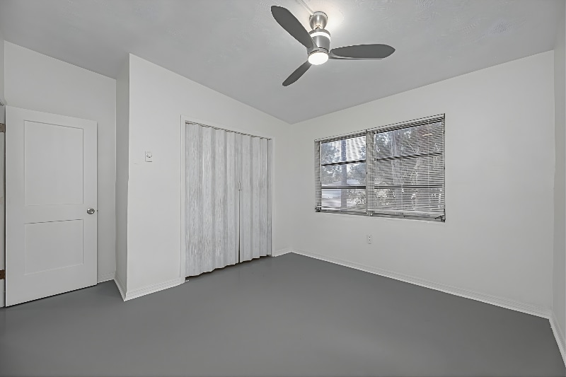 Building Photo - 1815 Apache Trail