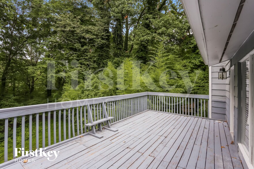 Building Photo - 3120 Oak Dr