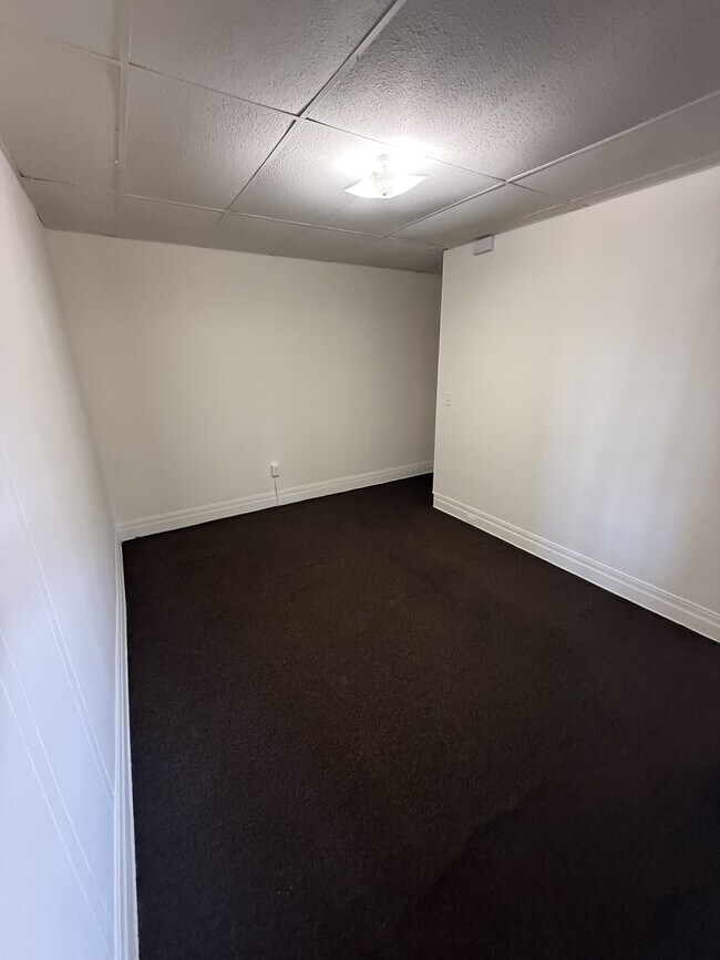 Building Photo - 711 Chestnut St