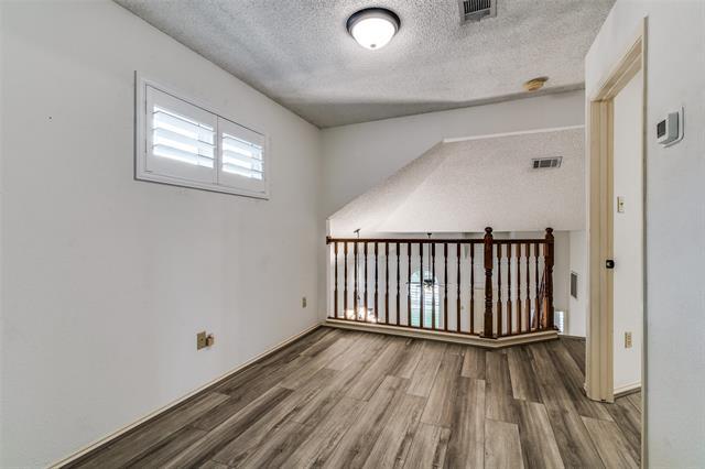 Building Photo - 524 Raintree Cir