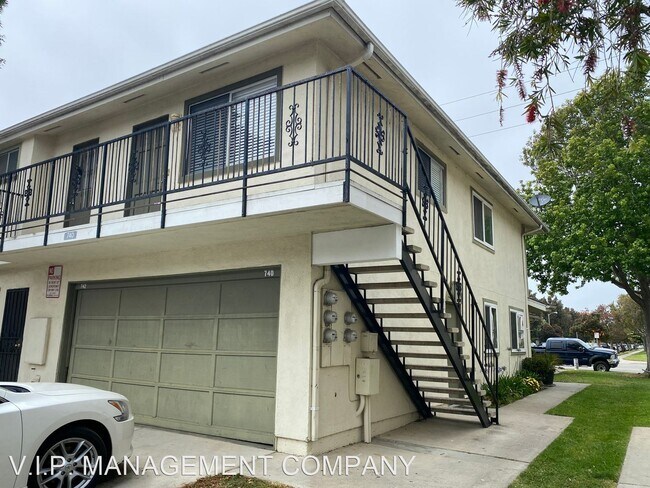 Primary Photo - 2 br, 1 bath House - 740 W. Hemlock St