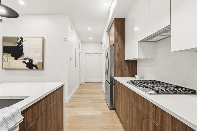 Building Photo - 47 Condor St